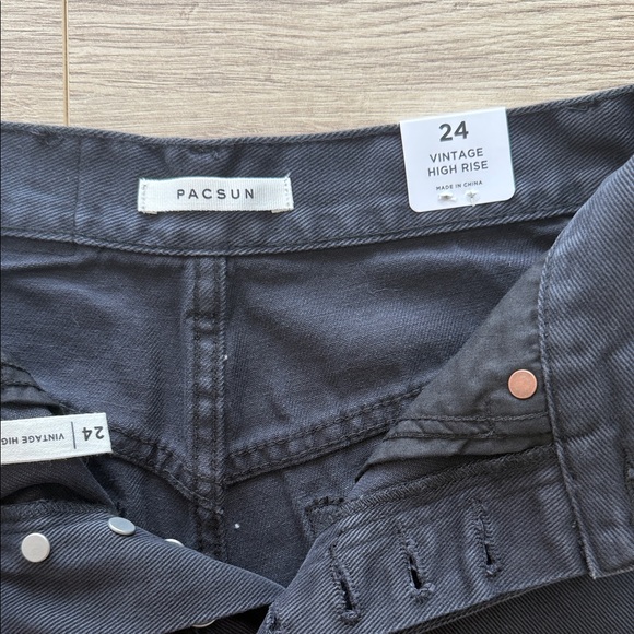 PacSun Charcoal Frayed Jean Shorts - Picture 2 of 8